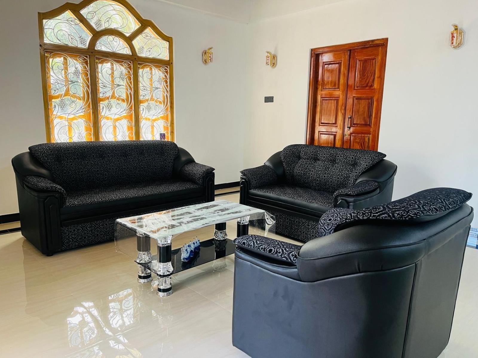 J & J Homestay Dżafna Zewnętrze zdjęcie